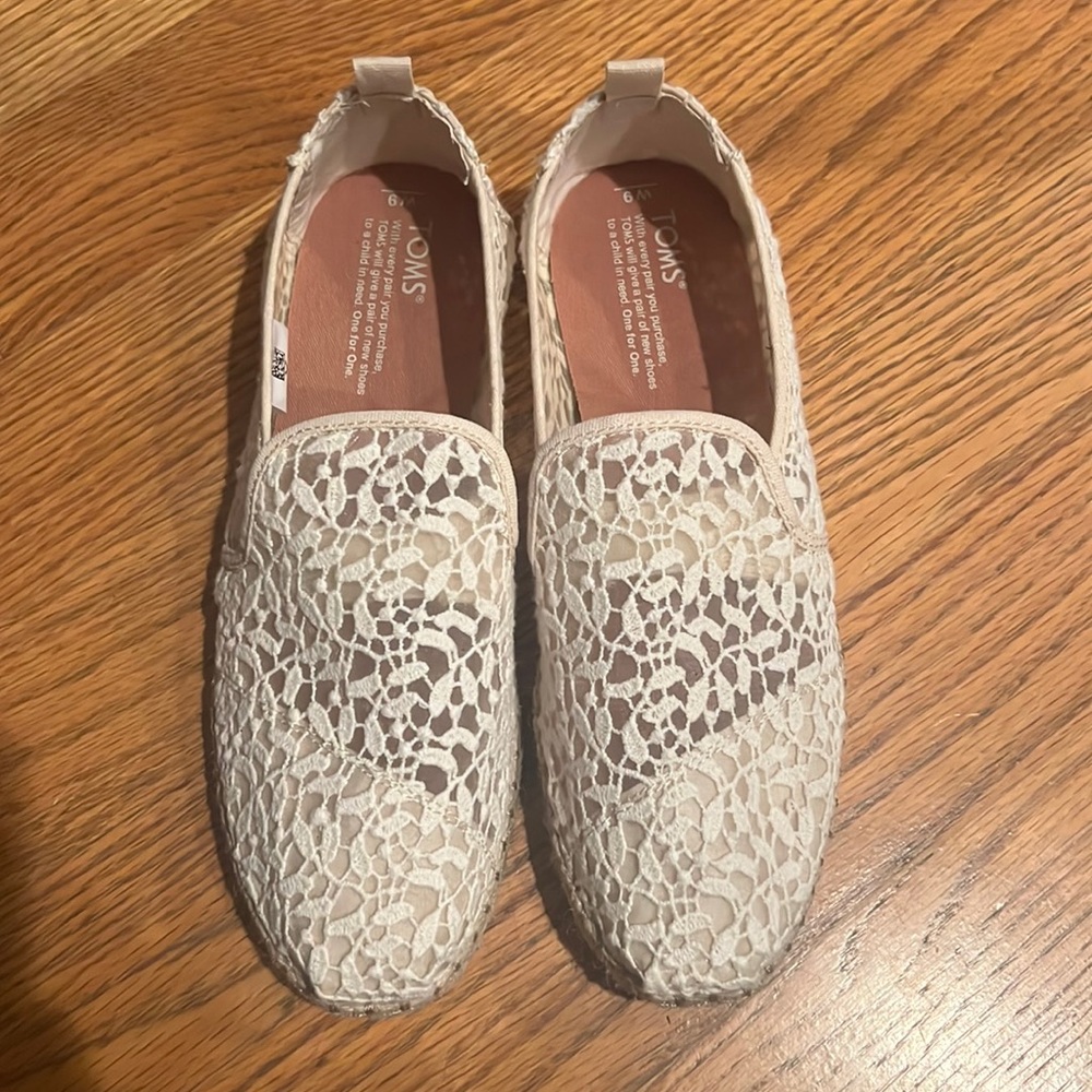 Toms